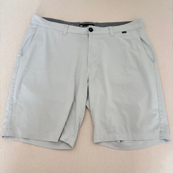 TravisMathew Shorts Bundle Size 38 Lot of 2 Golf Casual Performance Preppy - Picture 7 of 7